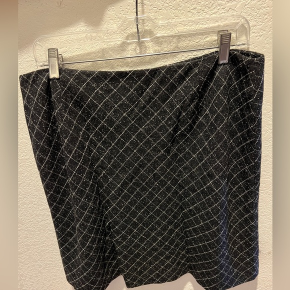 Ann Taylor wool blend skirt, size 14 - Picture 1 of 2